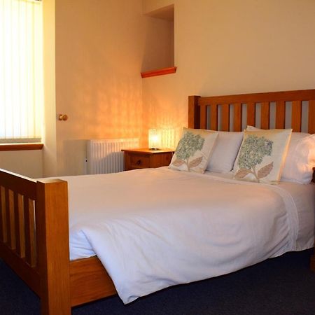 Two Bedroom Town Centre Apartment Elgin Extérieur photo